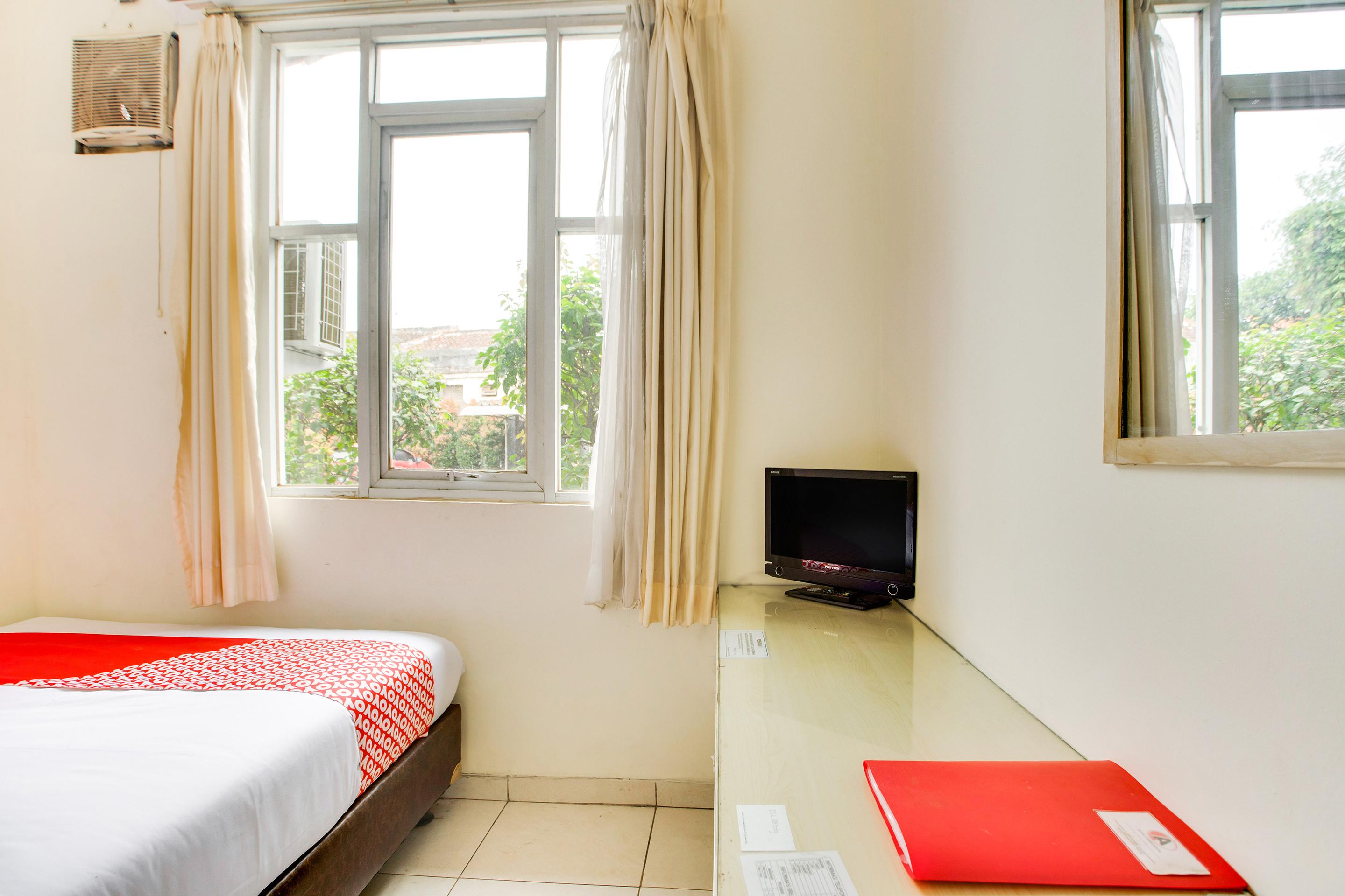 Reddoorz @ Hotel Arimbi Dewi Sartika Baru Бандунг Екстериор снимка