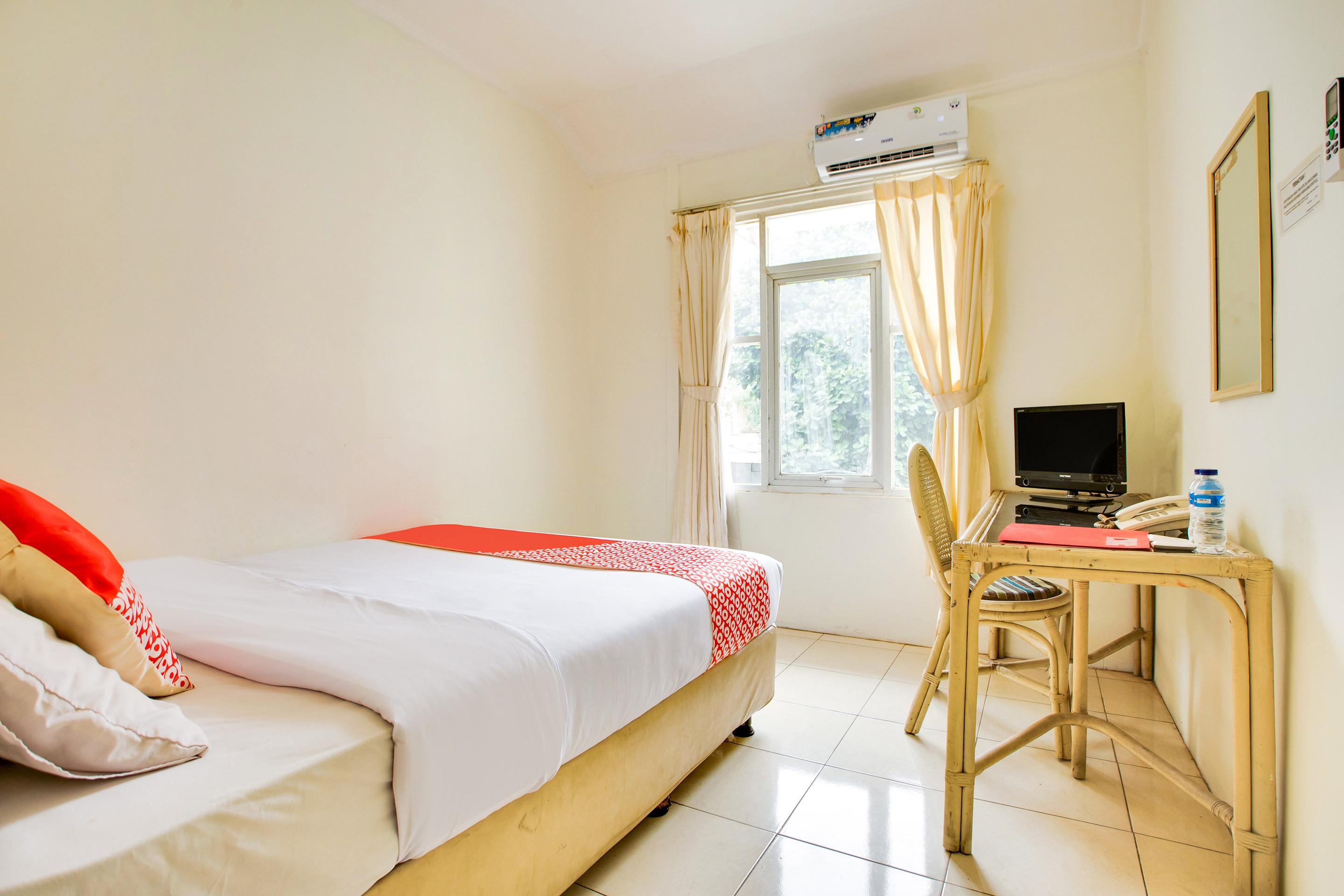 Reddoorz @ Hotel Arimbi Dewi Sartika Baru Бандунг Екстериор снимка